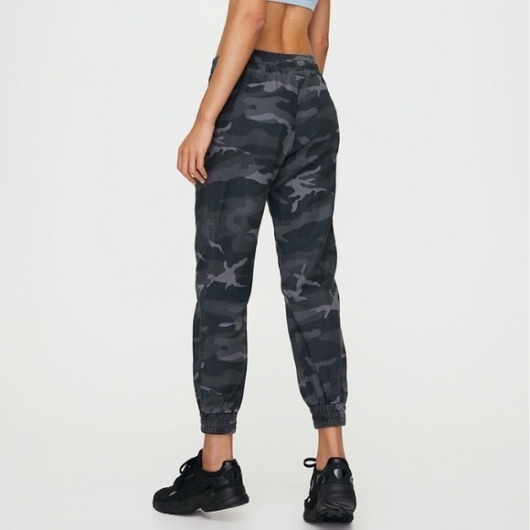 TNA Camo Pants - Picture 2 of 2